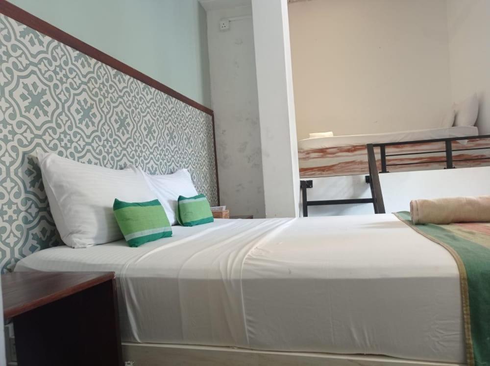 Toddy Unawatuna Hotel Buitenkant foto